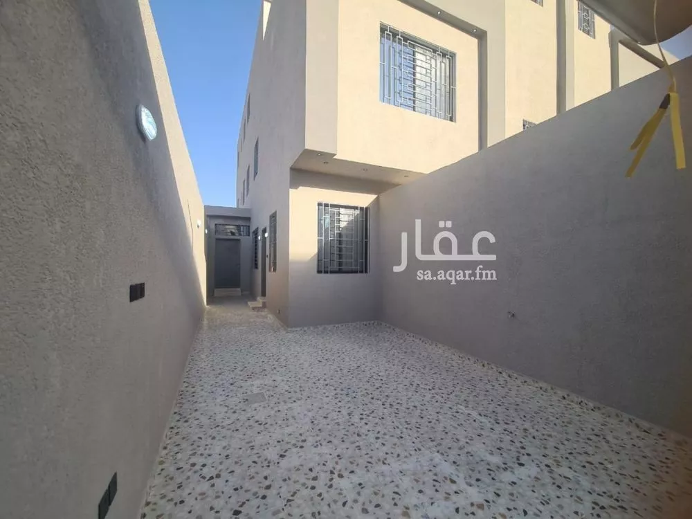 3 bedroom floor in Badr 7