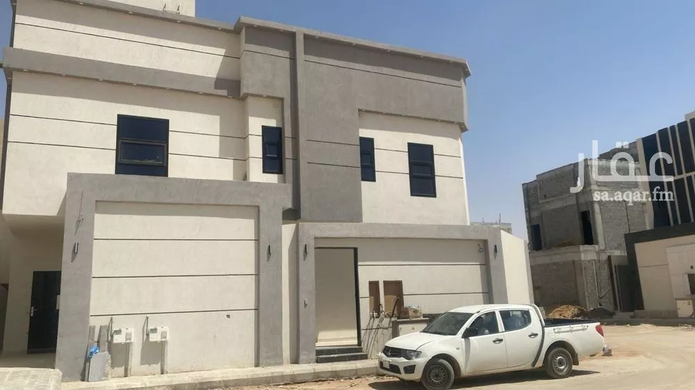 3 bedroom floor in Al Janadriyah 5