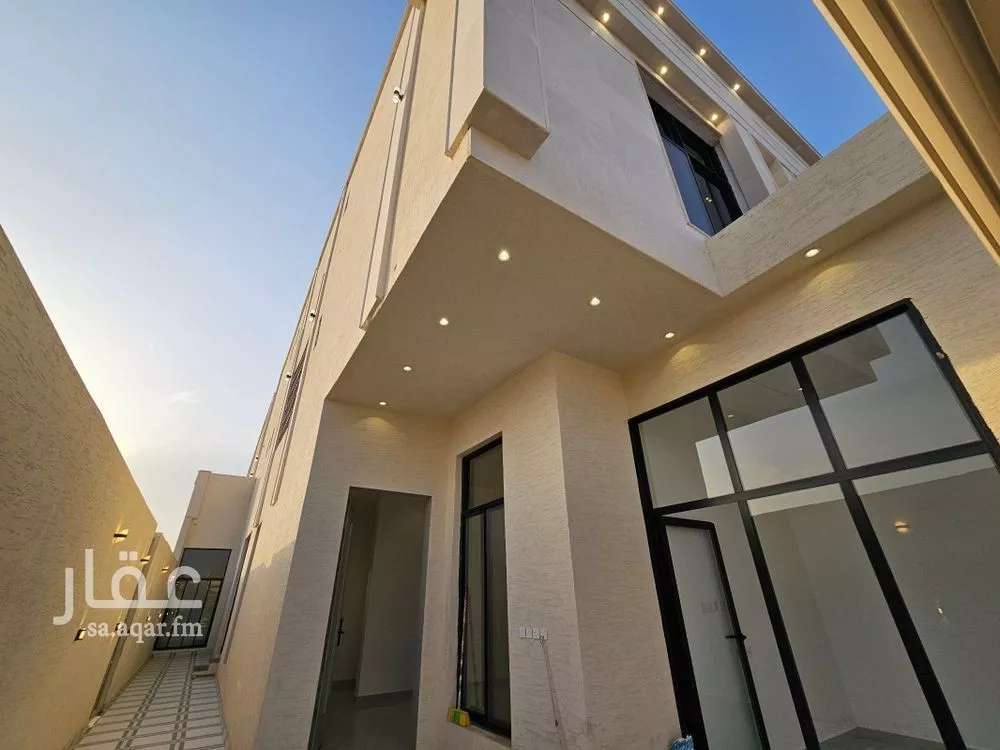 4 bedroom floor in Al Maizilah 2