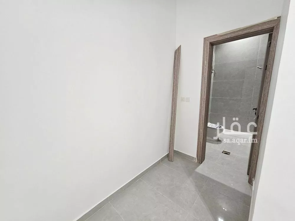 4 bedroom floor in Al Maizilah 4