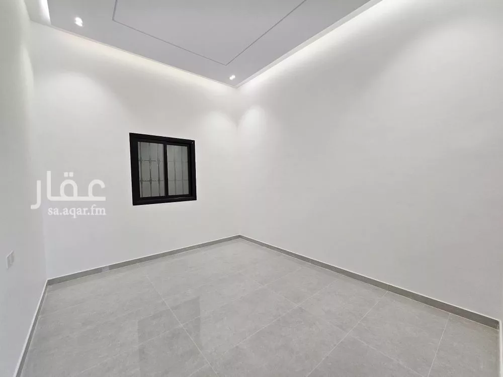 4 bedroom floor in Al Maizilah 8