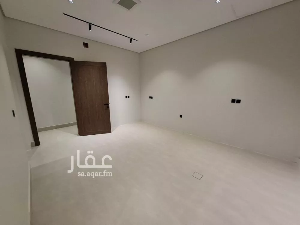 5 bedroom floor in Al Janadriyah 4