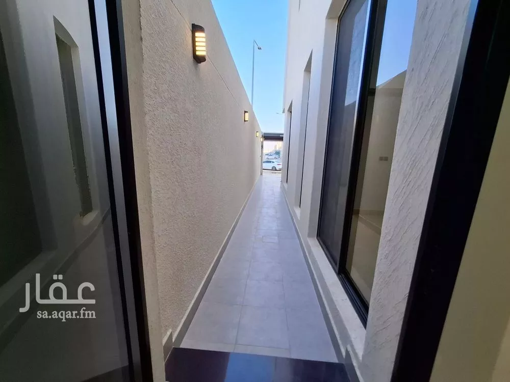 5 bedroom floor in Al Janadriyah 5