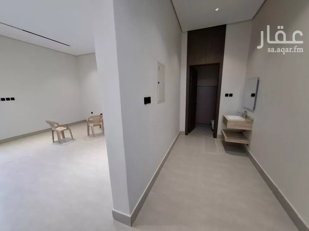 5 bedroom floor in Al Janadriyah 6
