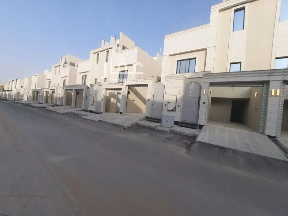 4 bedroom floor in Badr 2