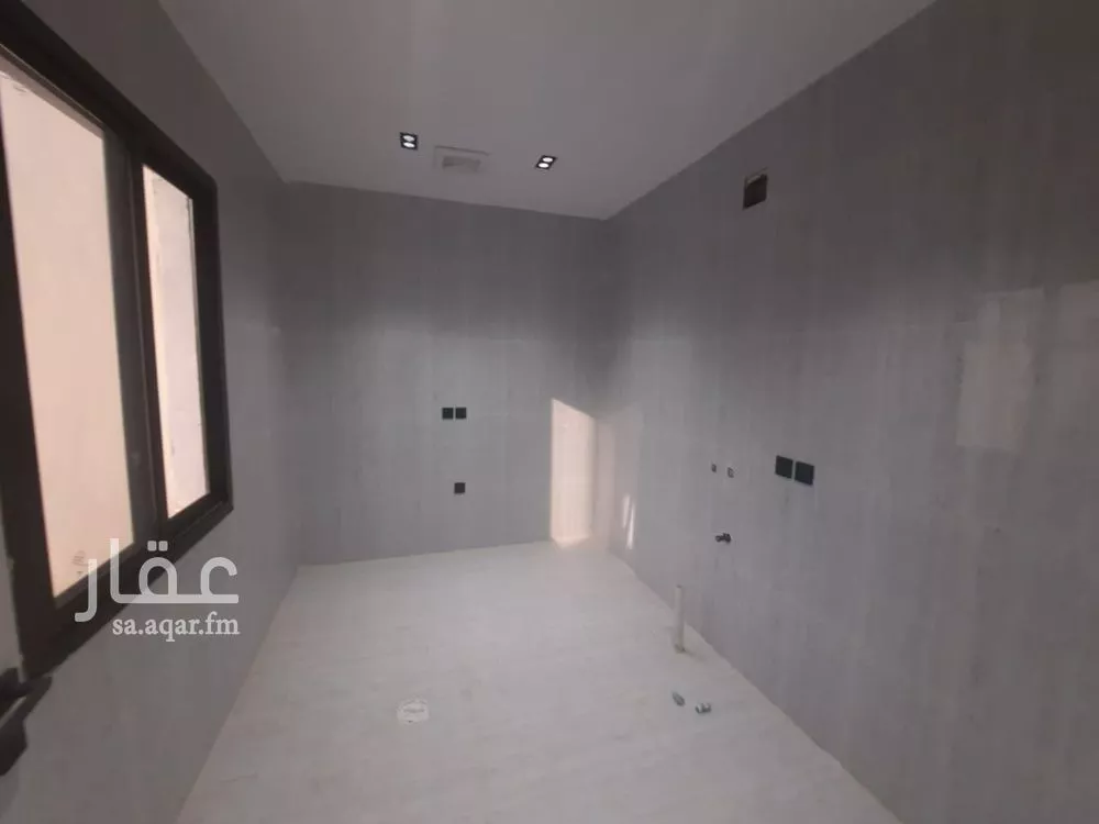 4 bedroom floor in Badr 11