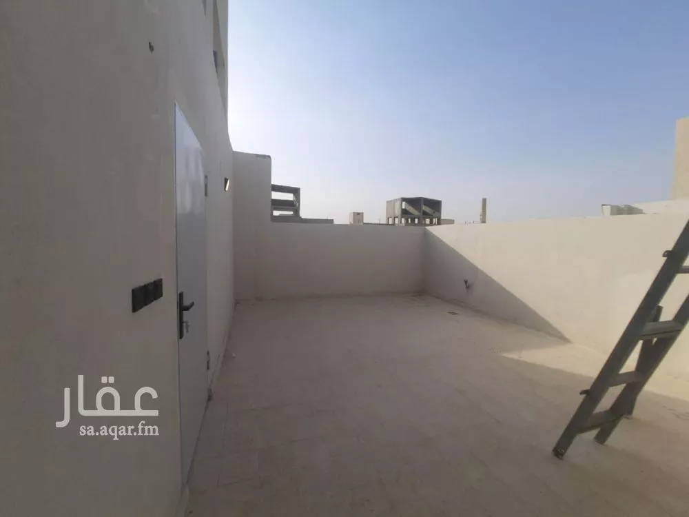 4 bedroom floor in Badr 17