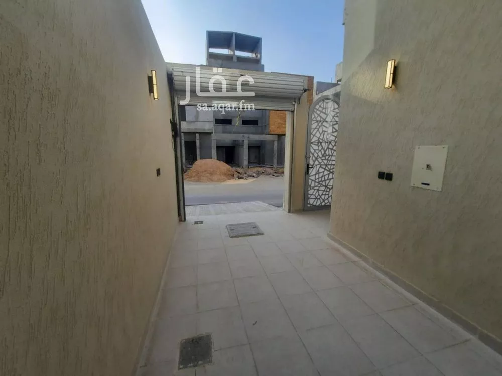 4 bedroom floor in Badr 4