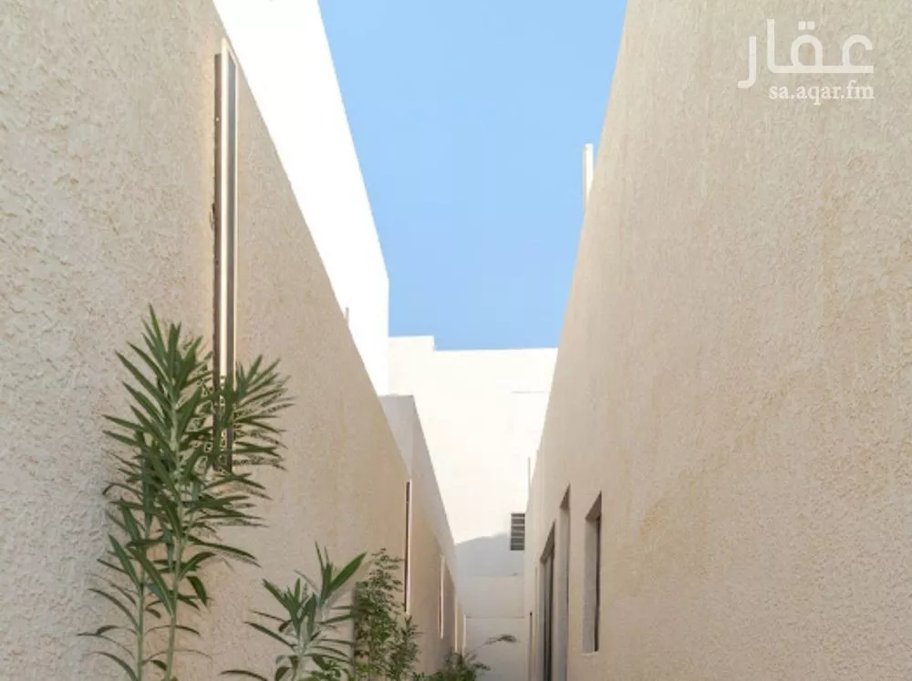 4 bedroom floor in Al Janadriyah 12