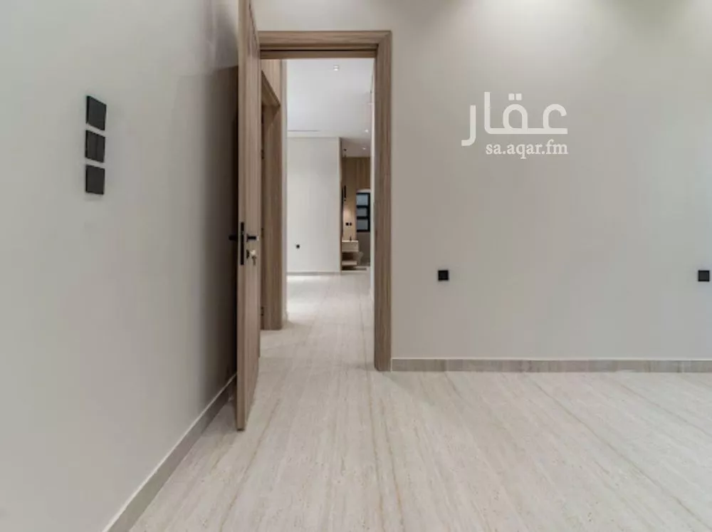 4 bedroom floor in Al Janadriyah 9