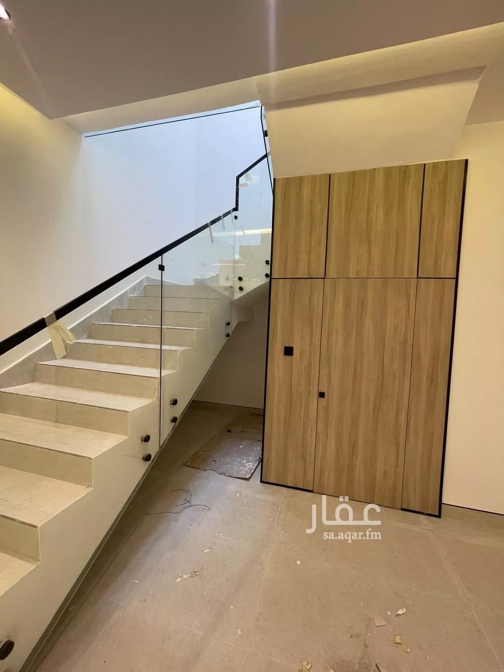 3 bedroom floor in Al Janadriyah 9