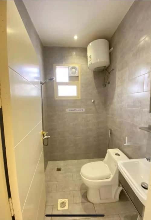 شقة 2 غرف في الملقا 4