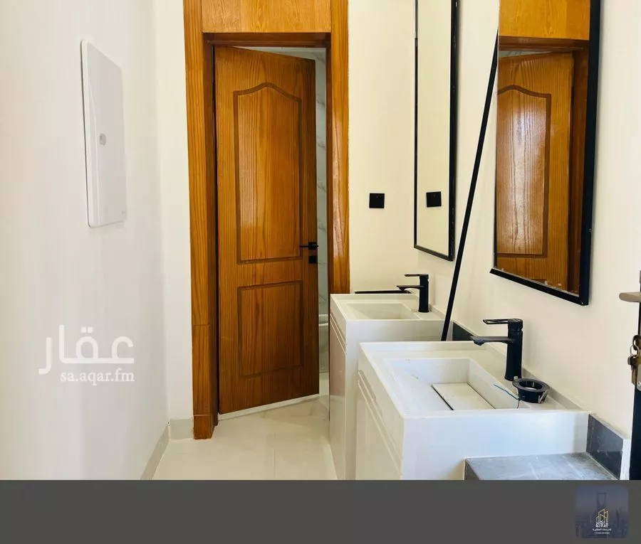 6 bedroom floor in Al Janadriyah 6