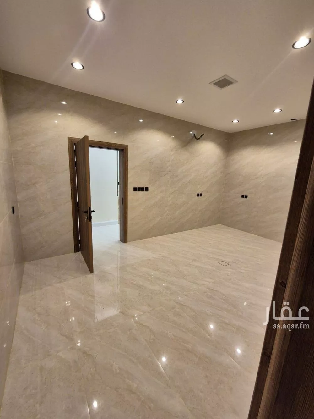 دور 4 غرف في العارض 12