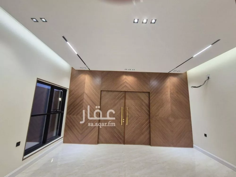 دور 4 غرف في العارض 10