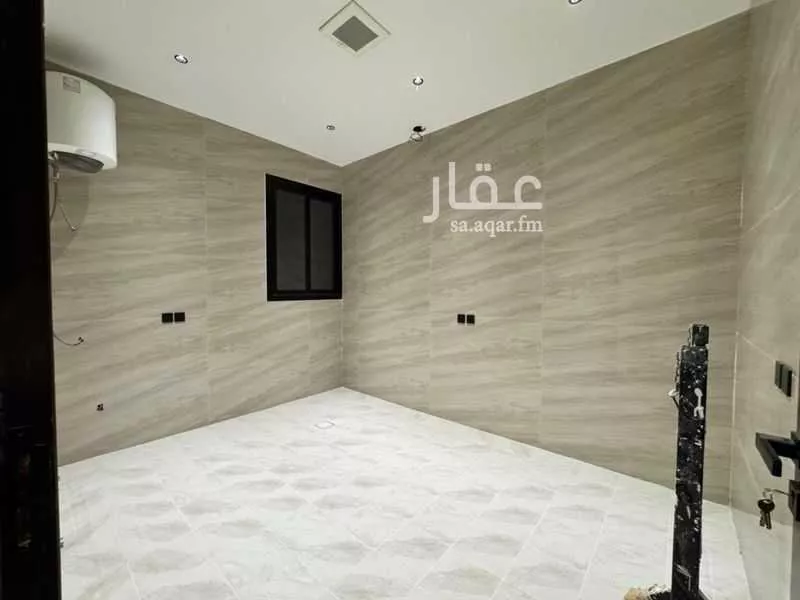 4 bedroom floor in Al Zahrah 10