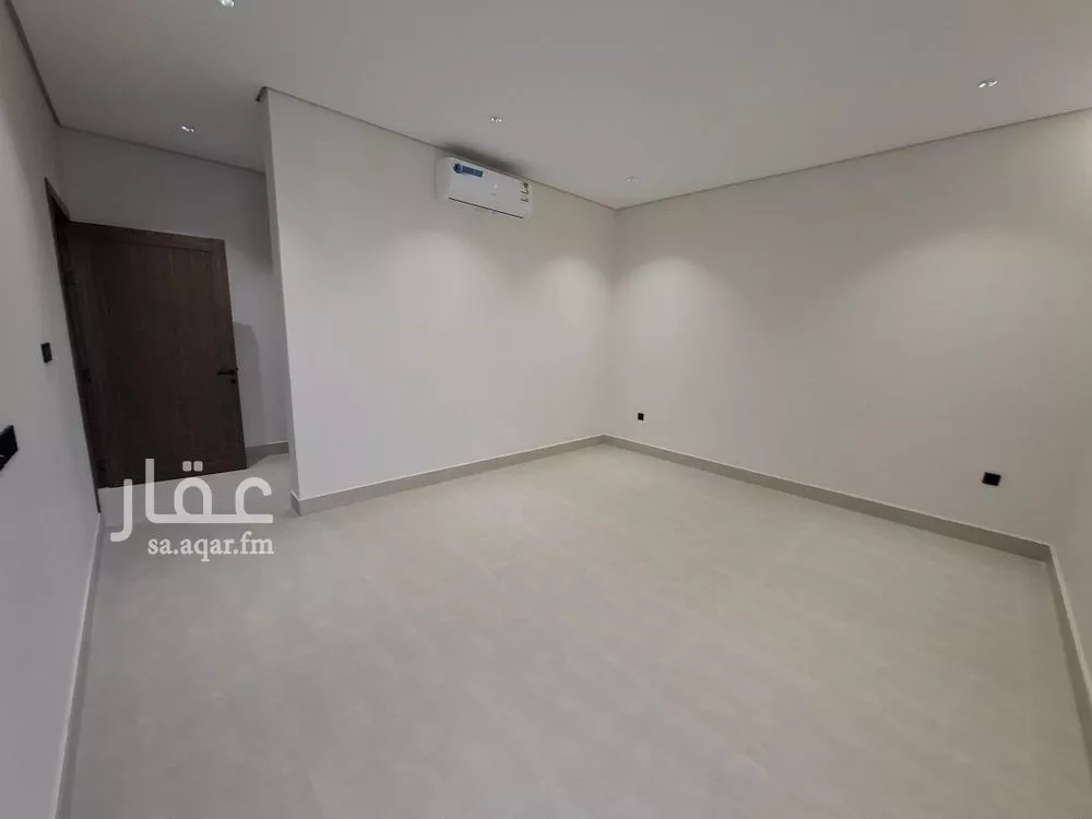 5 bedroom floor in Al Janadriyah 4