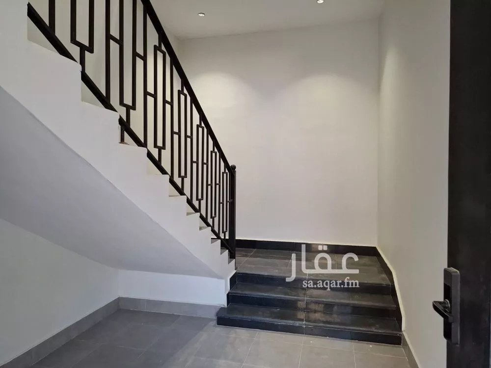 5 bedroom floor in Al Janadriyah 8