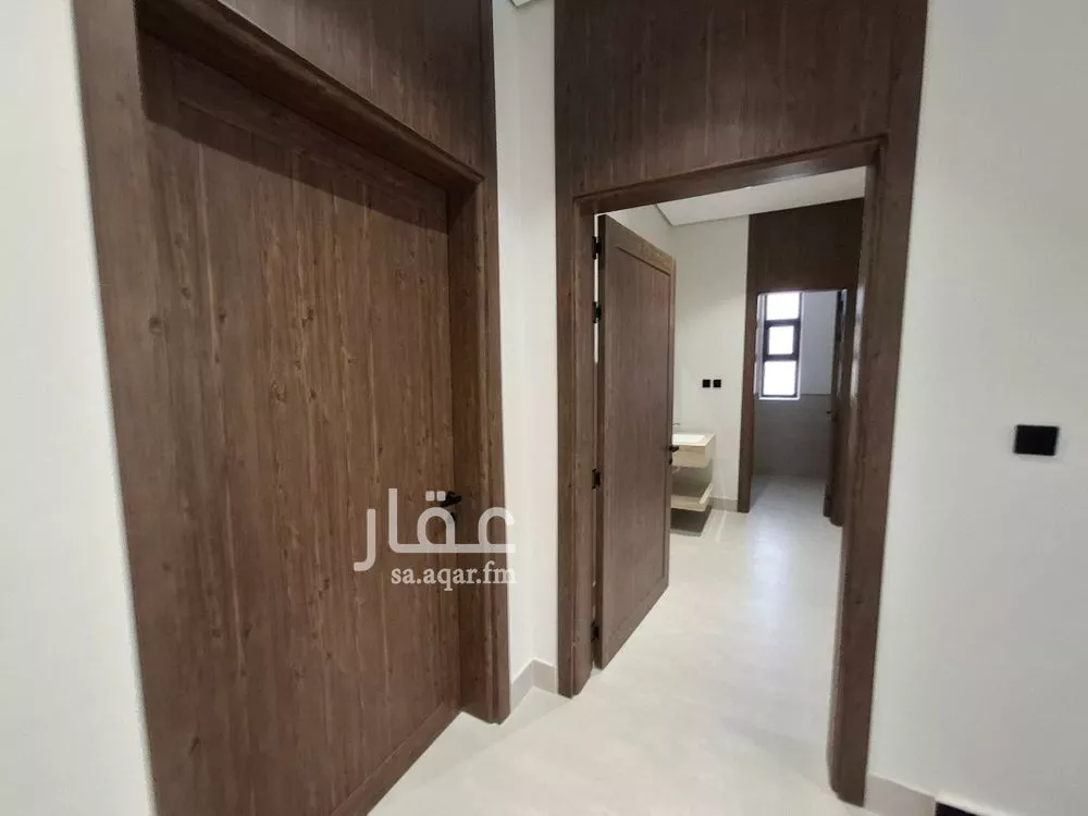5 bedroom floor in Al Janadriyah 9