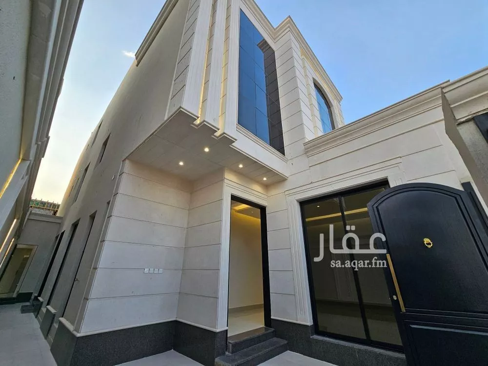 4 bedroom floor in Al Maizilah 2