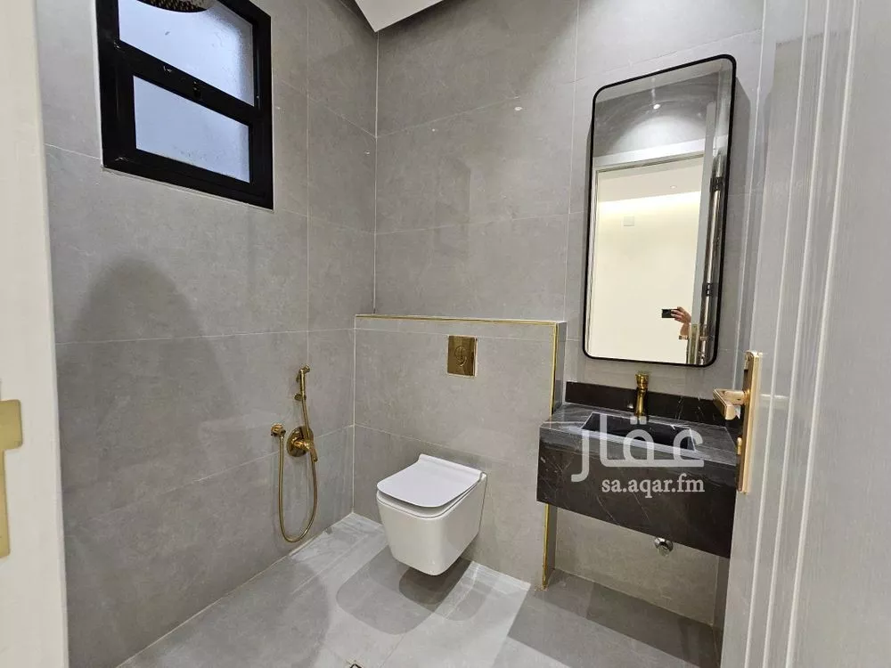 4 bedroom floor in Al Maizilah 14