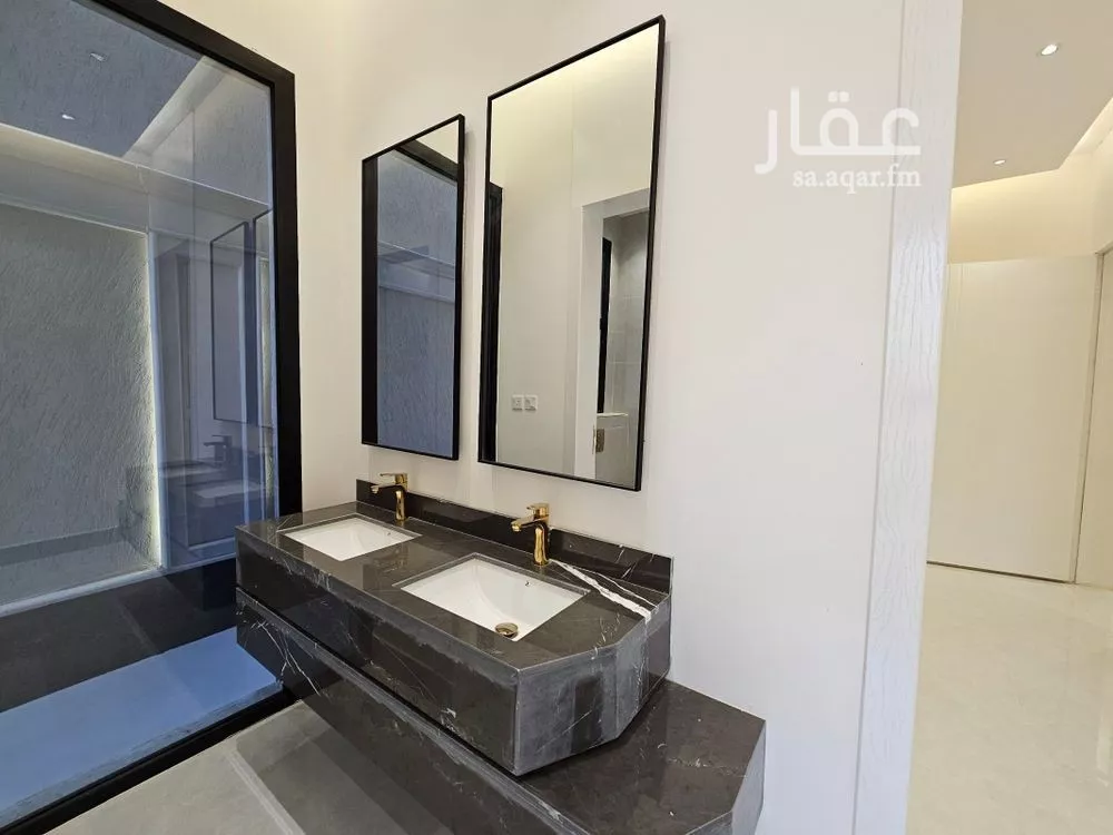 4 bedroom floor in Al Maizilah 5