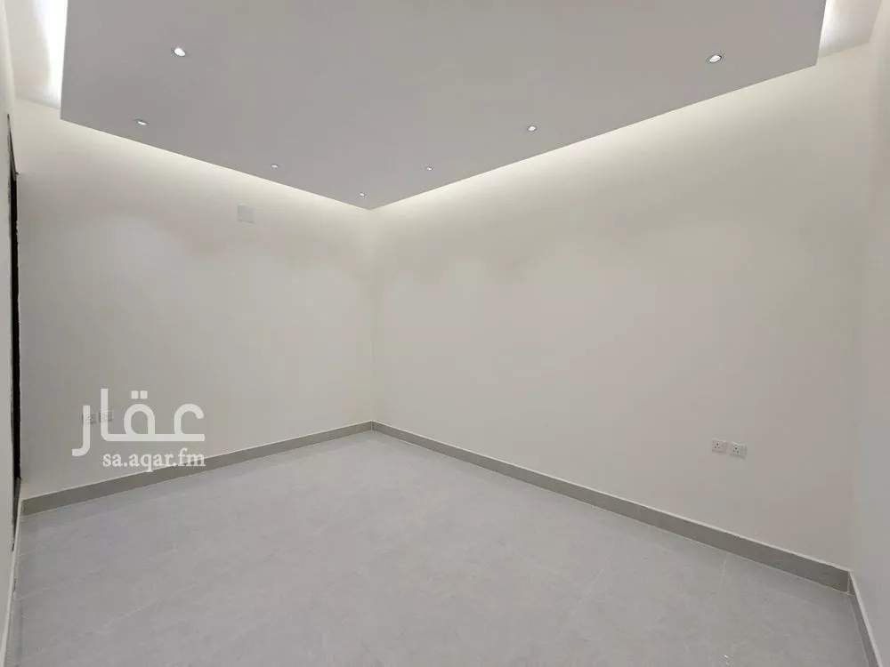4 bedroom floor in Al Maizilah 7