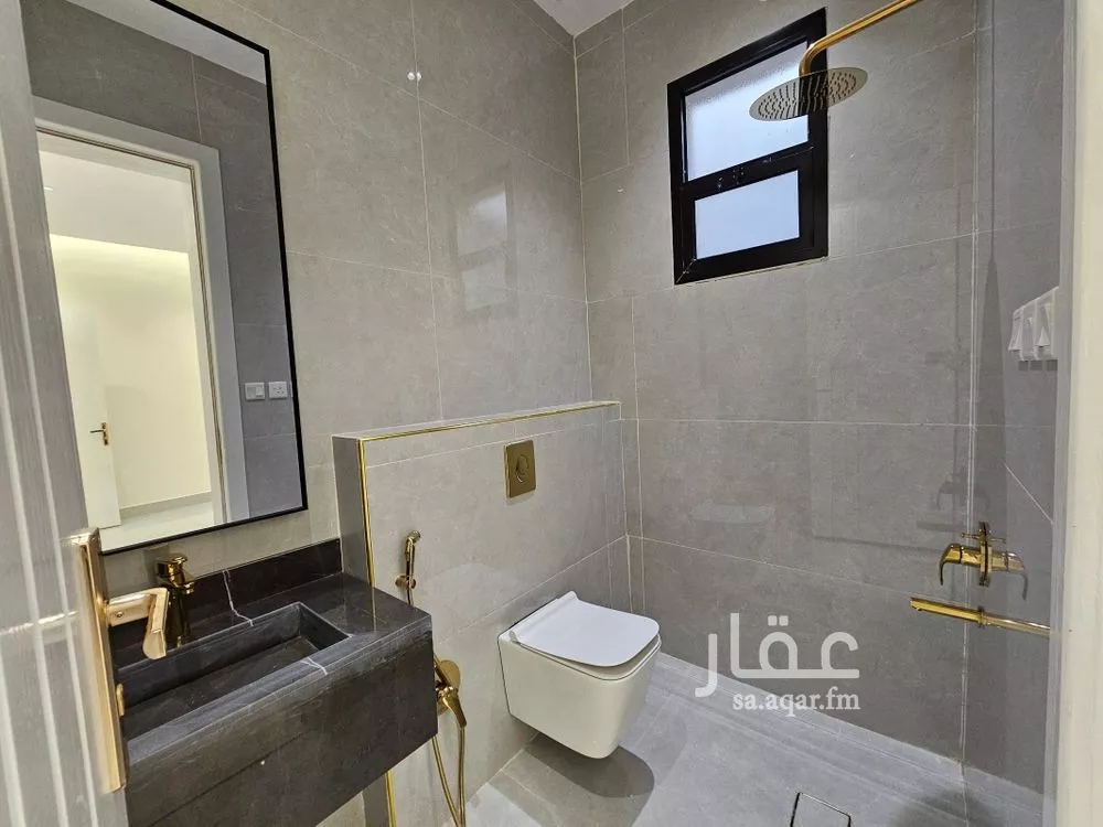4 bedroom floor in Al Maizilah 8