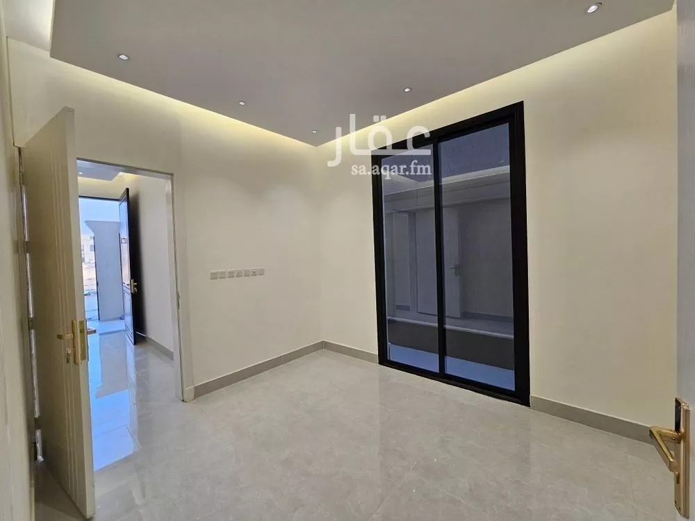 4 bedroom floor in Al Maizilah 9