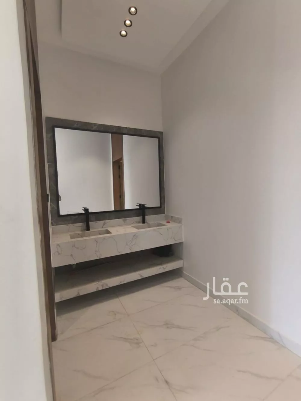 5 bedroom floor in Al Janadriyah 11