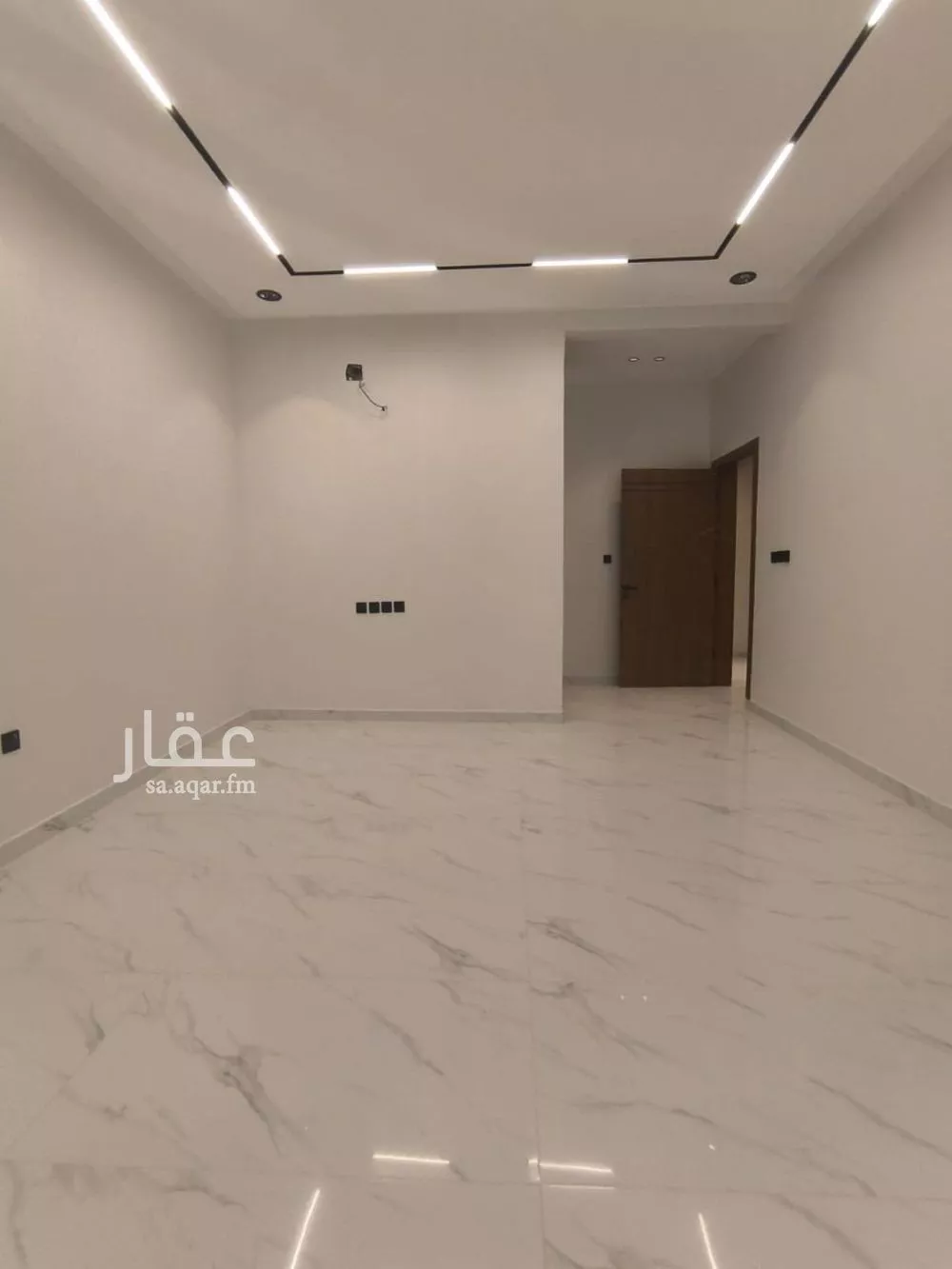 5 bedroom floor in Al Janadriyah 3