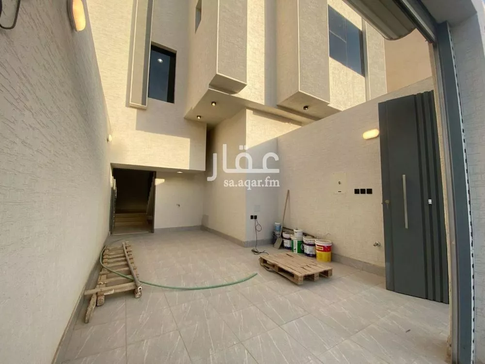 4 bedroom floor in Badr 5