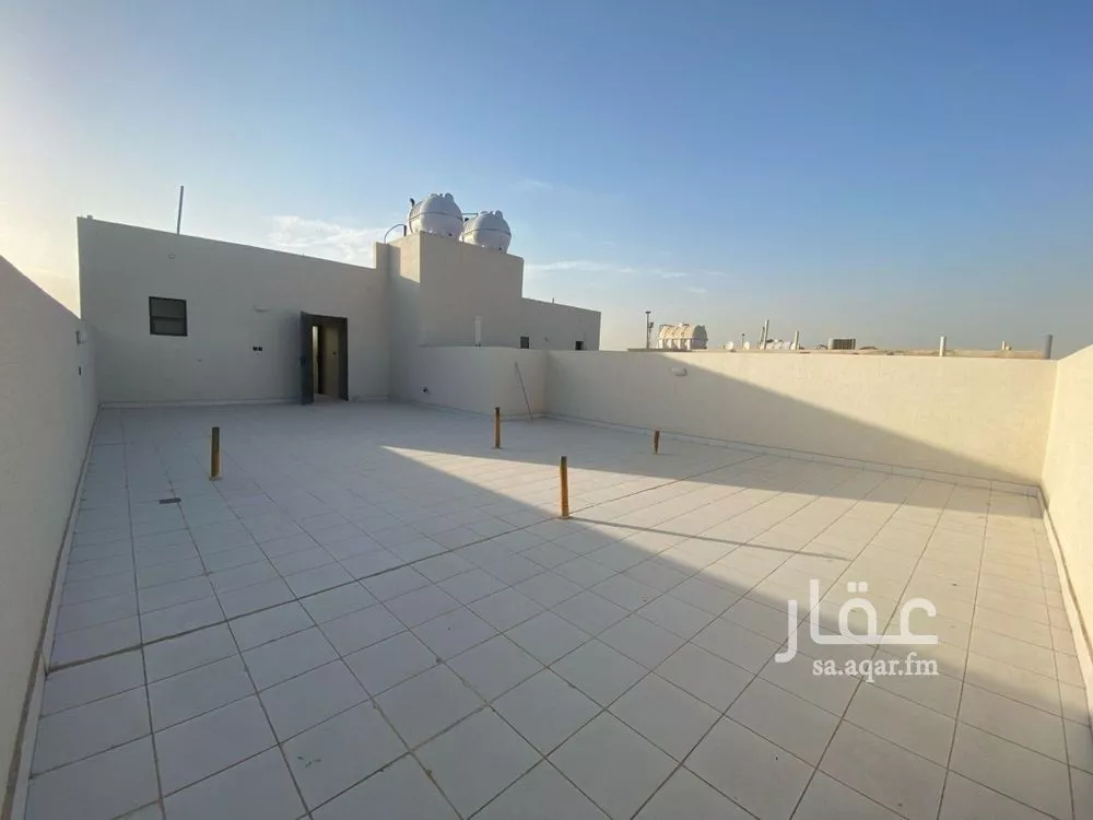 4 bedroom floor in Badr 7