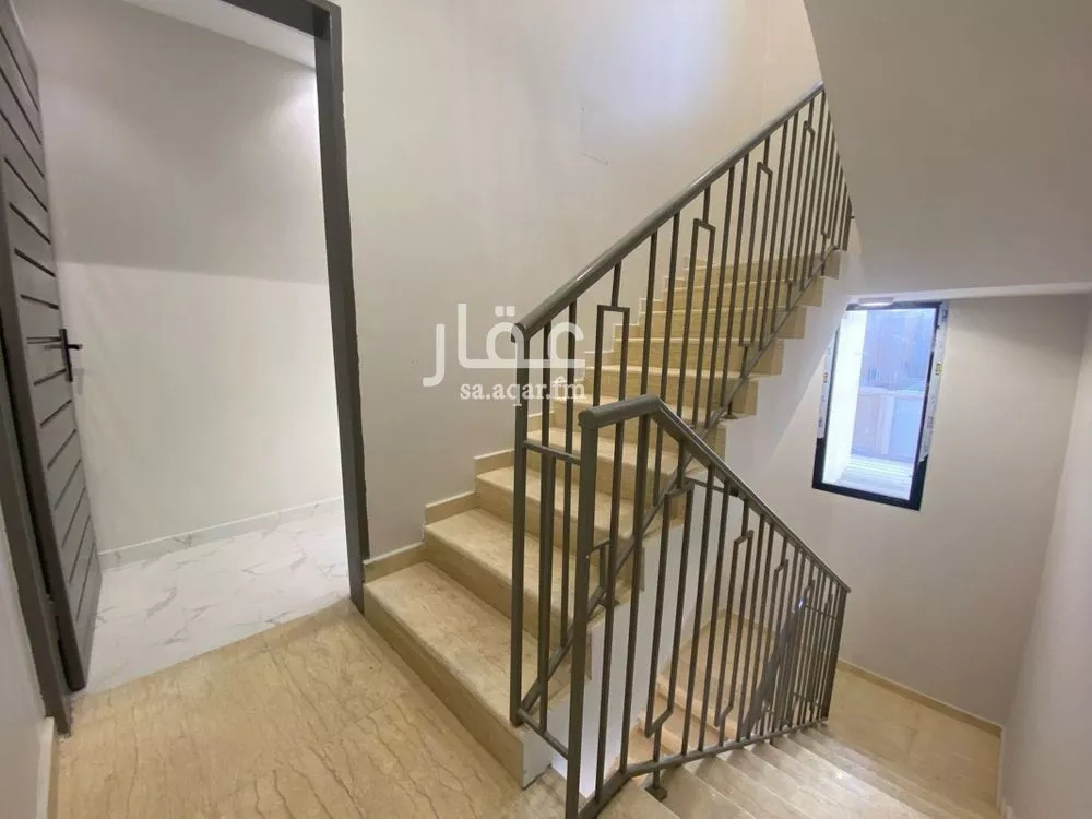 4 bedroom floor in Badr 8
