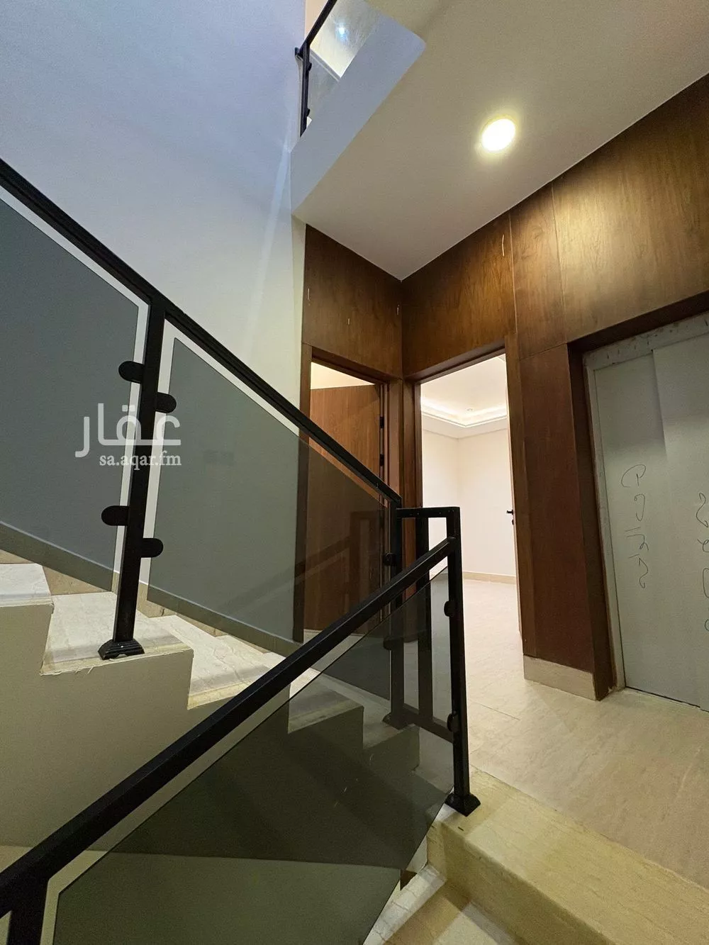 5 bedroom floor in Dirab 4