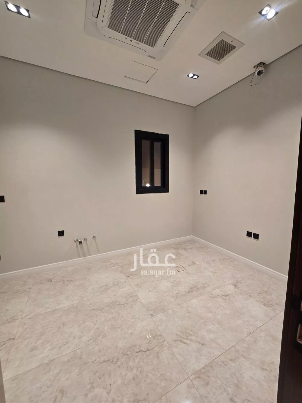 4 bedroom floor in Al Aridh 13