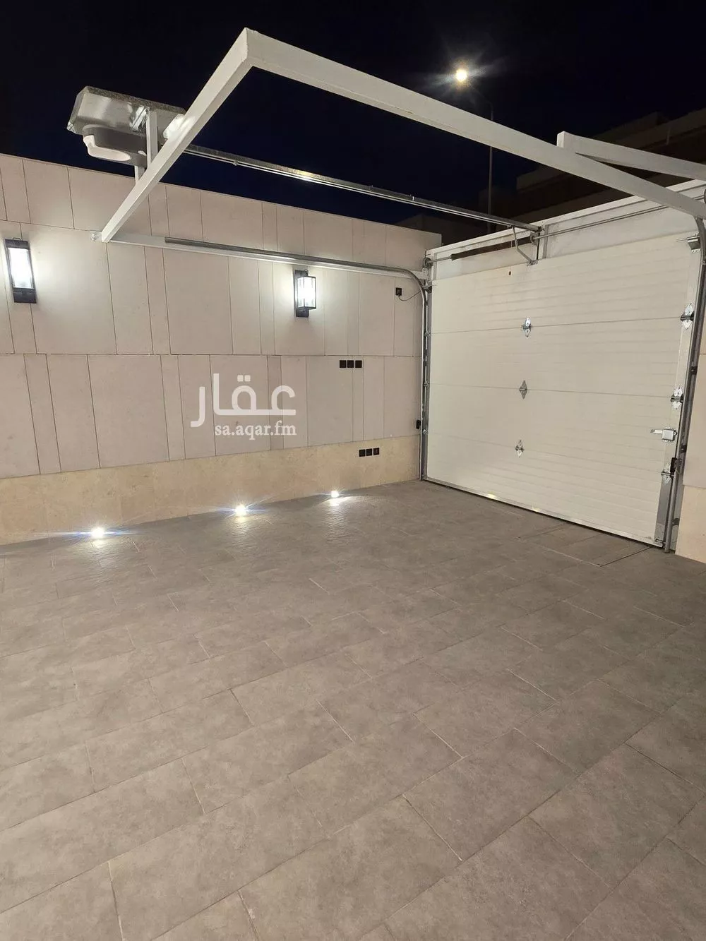 4 bedroom floor in Al Aridh 7