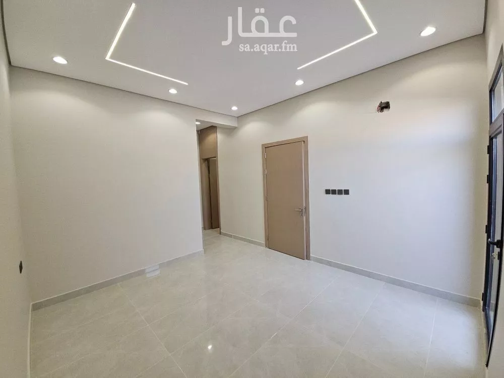 4 bedroom floor in Al Janadriyah 12