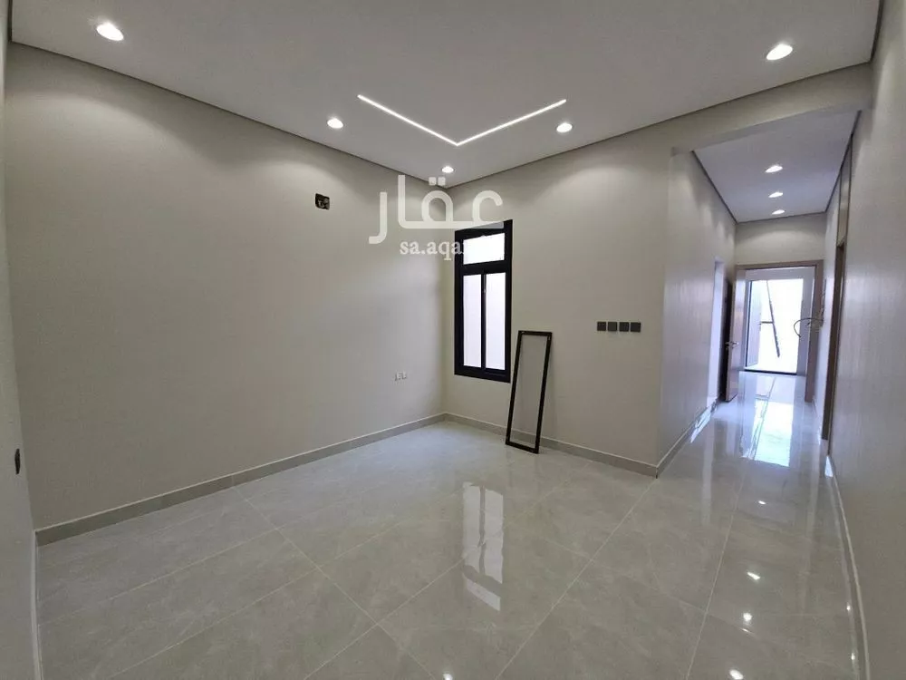 4 bedroom floor in Al Janadriyah 4