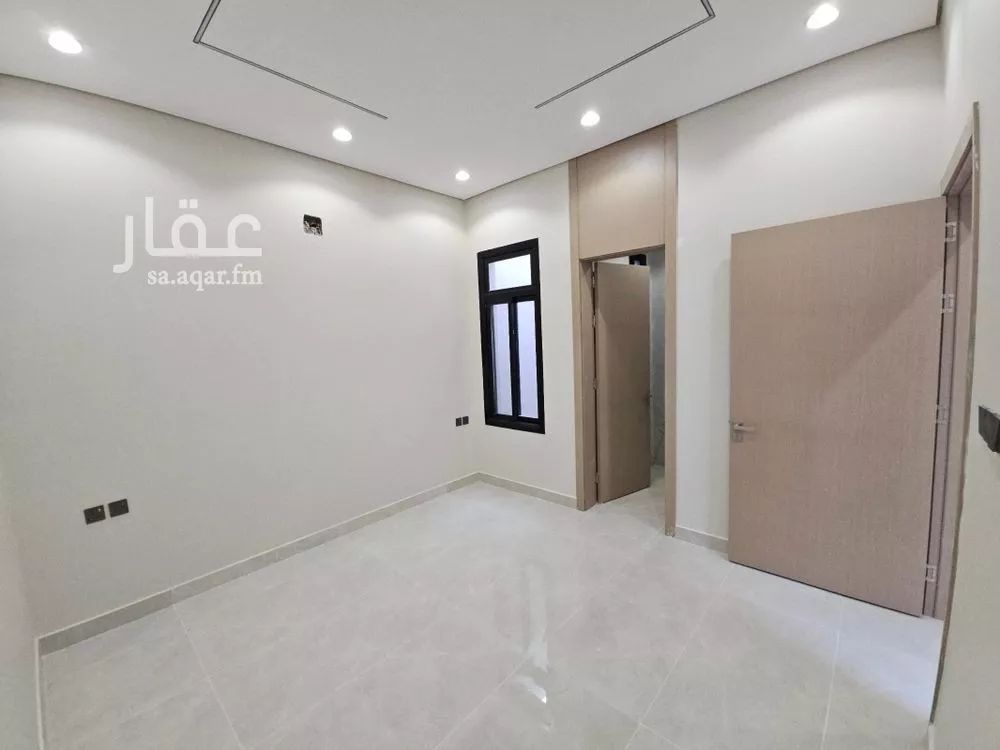 4 bedroom floor in Al Janadriyah 8