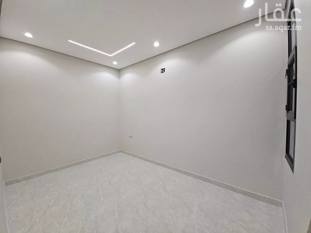 4 bedroom floor in Al Janadriyah 10