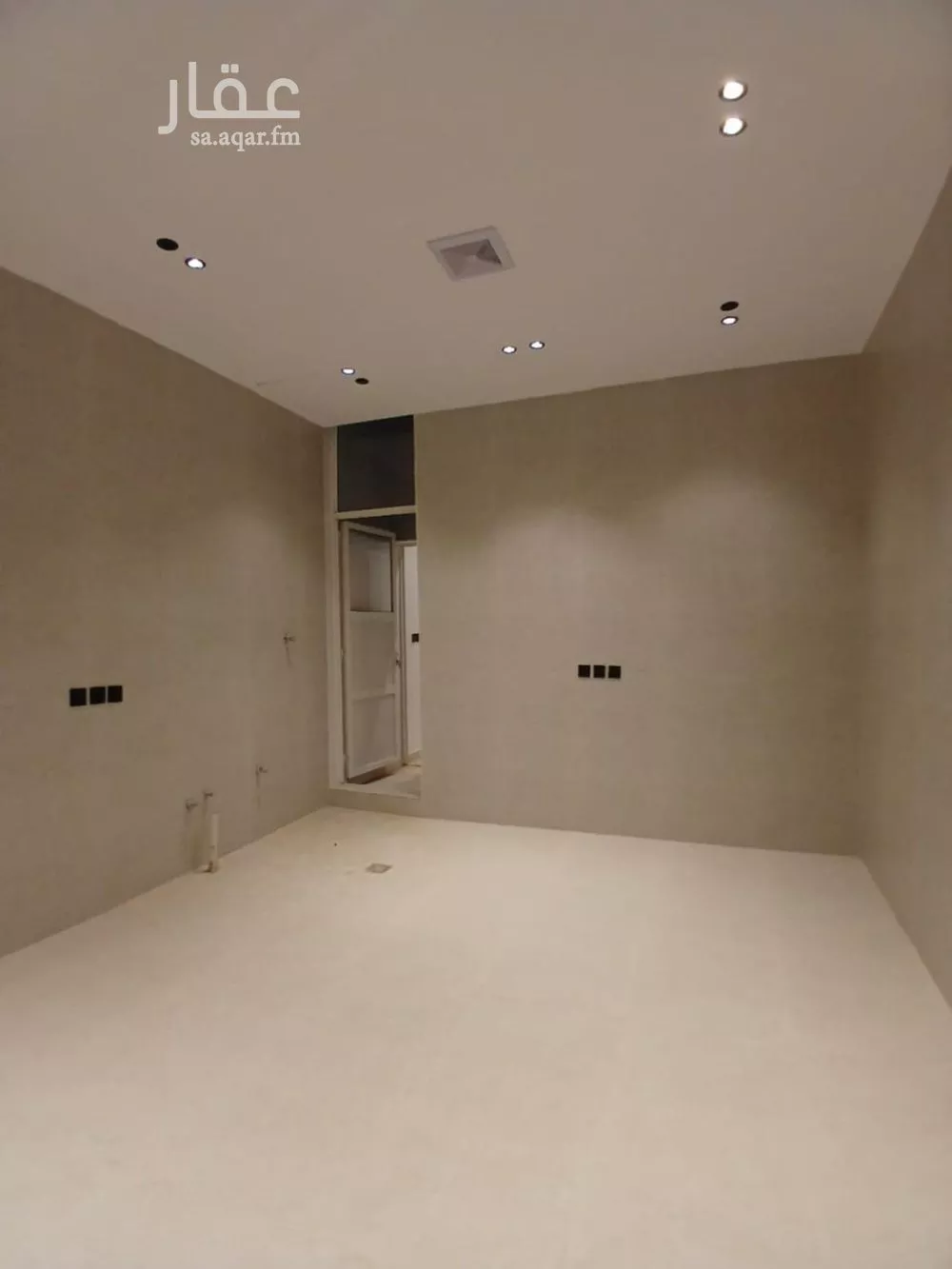 4 bedroom floor in Al Janadriyah 5