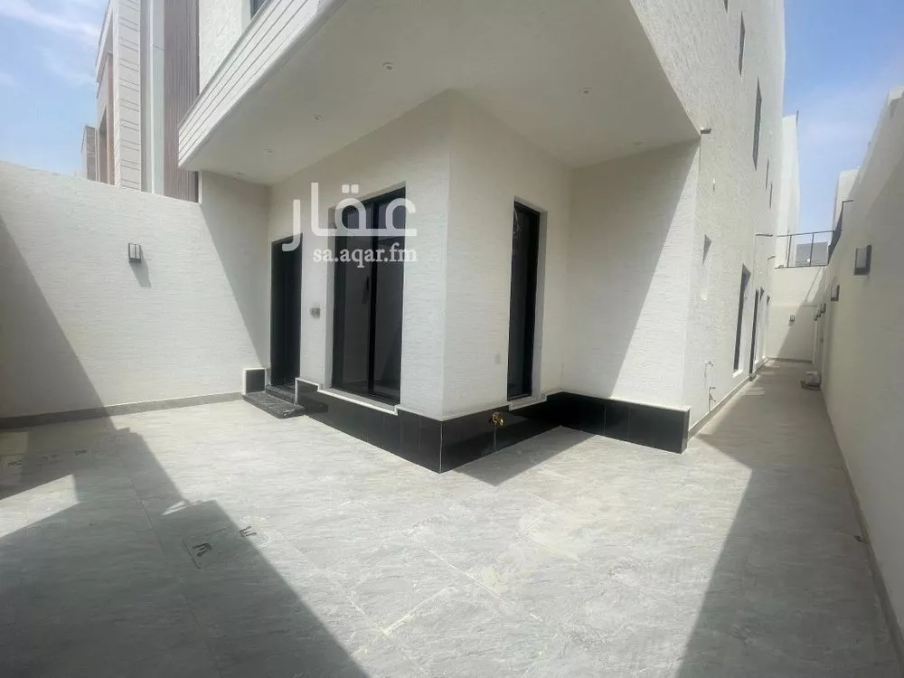 4 bedroom floor in Al Rimal 19
