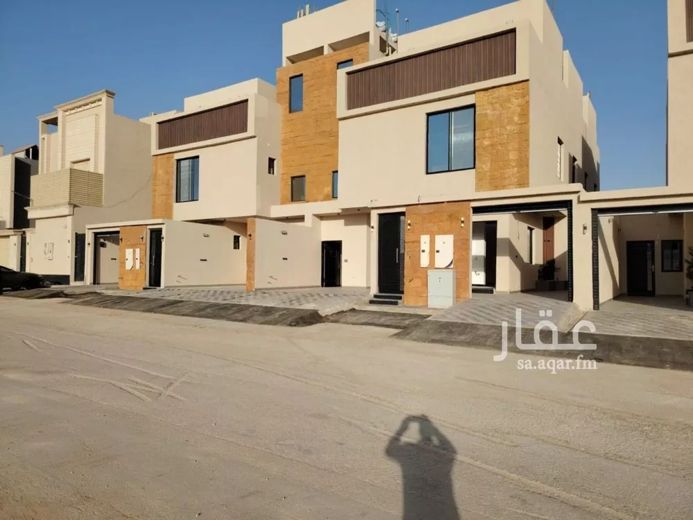 3 bedroom floor in Al Hazm 3