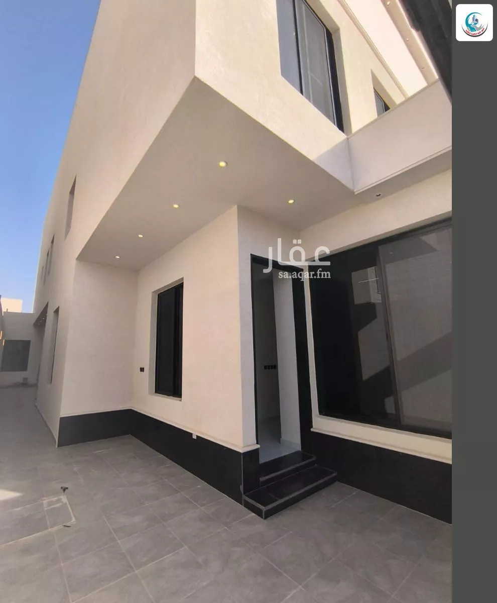 5 bedroom floor in Al Janadriyah 4