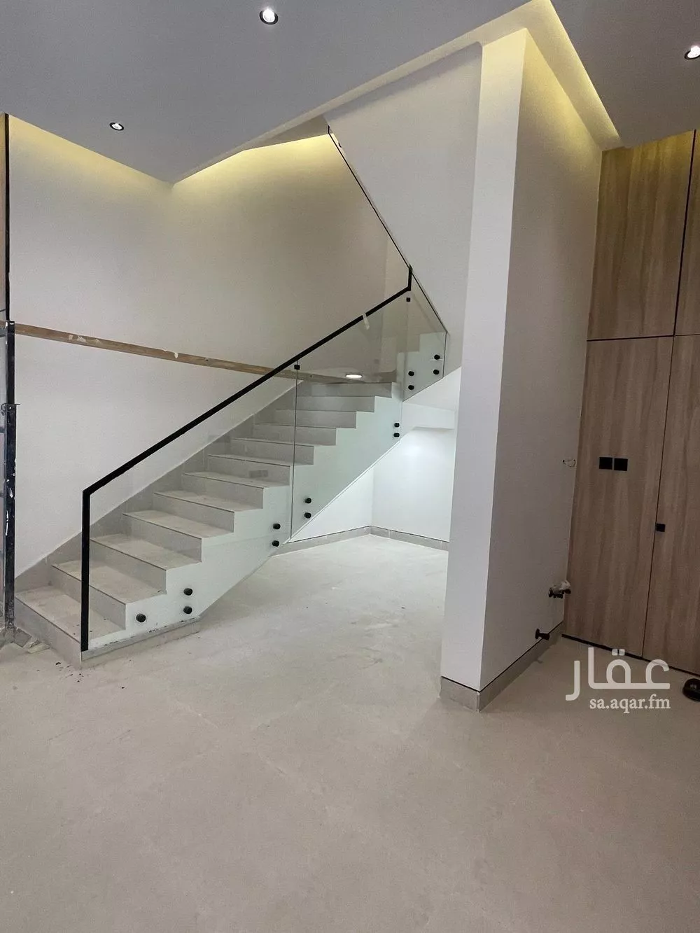 4 bedroom floor in Al Janadriyah 12