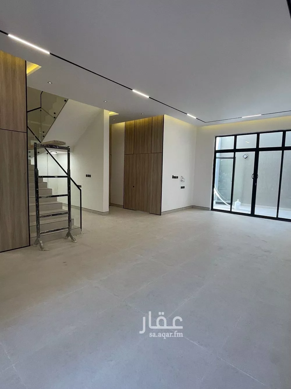 4 bedroom floor in Al Janadriyah 10