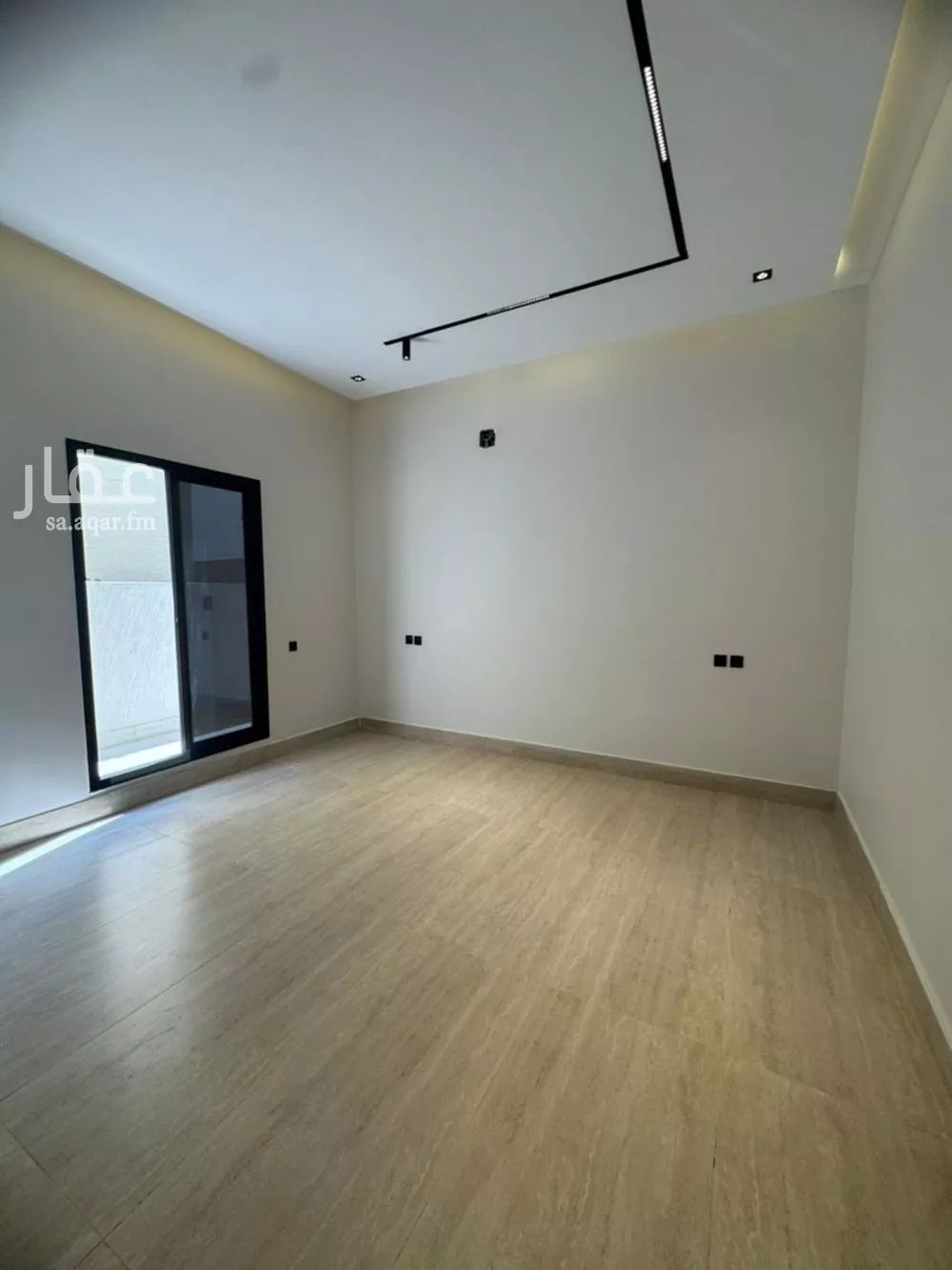 4 bedroom floor in Al Janadriyah 11