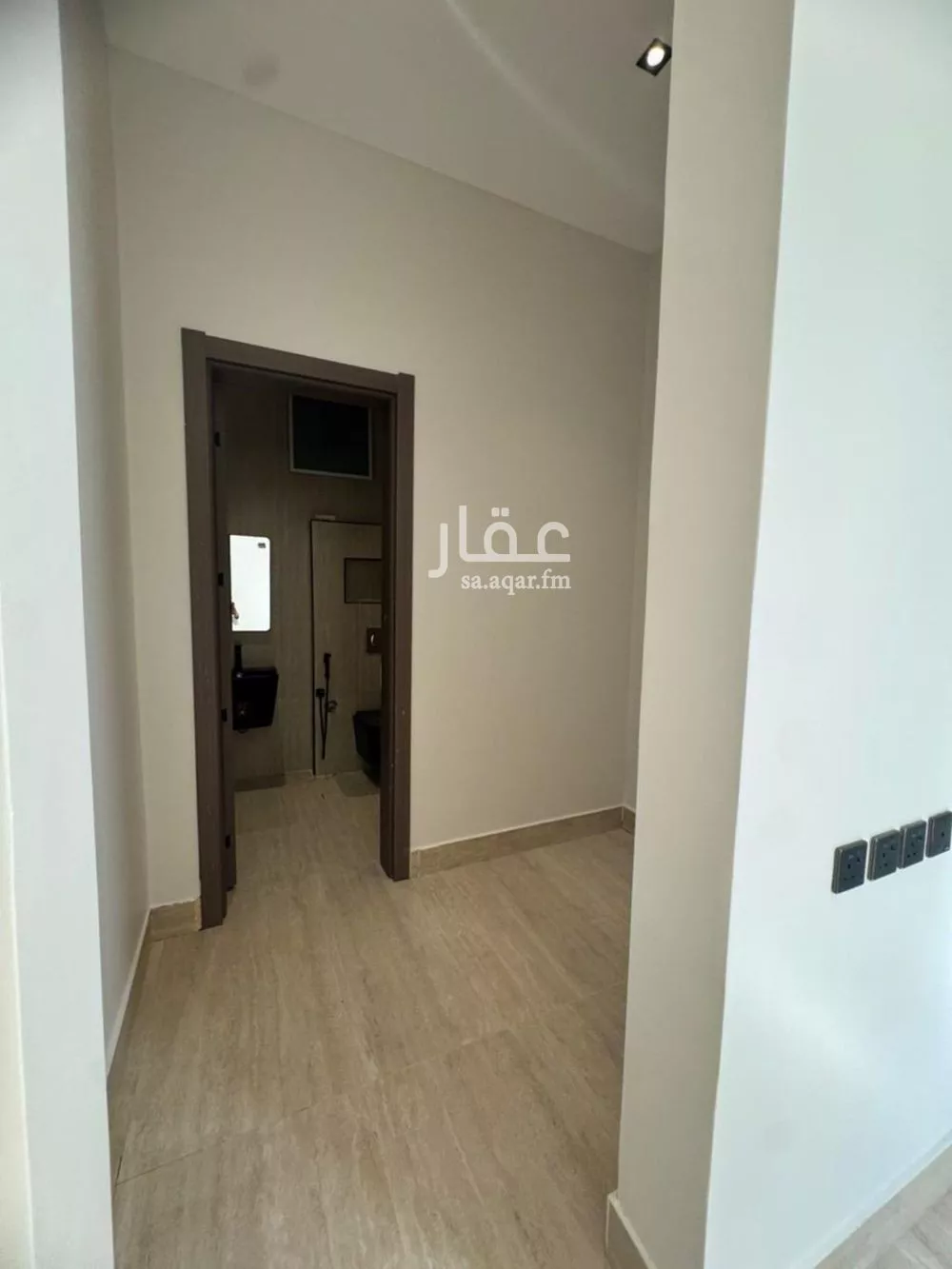 4 bedroom floor in Al Janadriyah 13