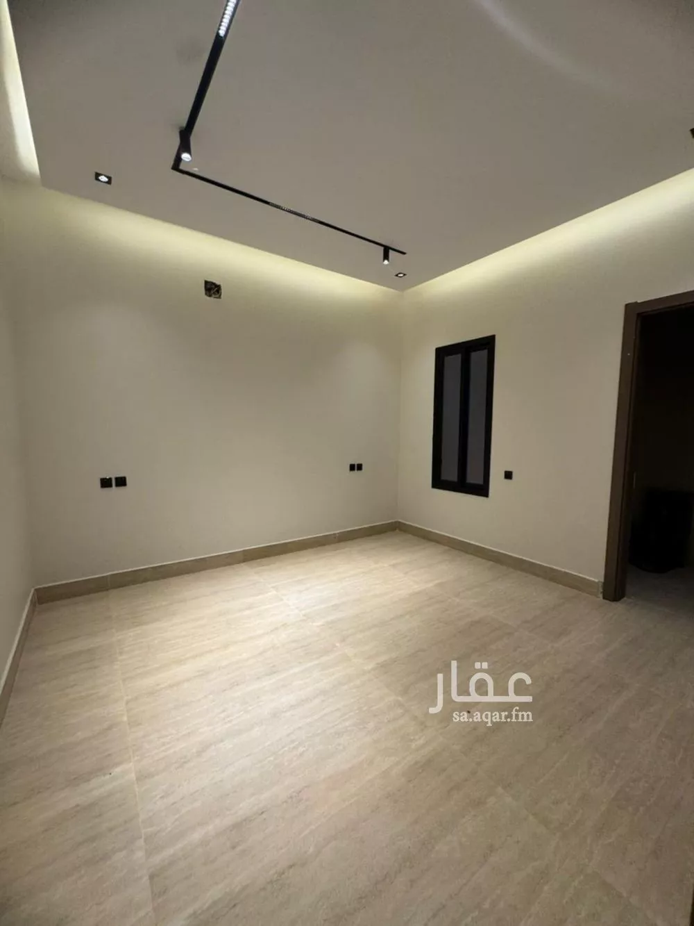 4 bedroom floor in Al Janadriyah 6